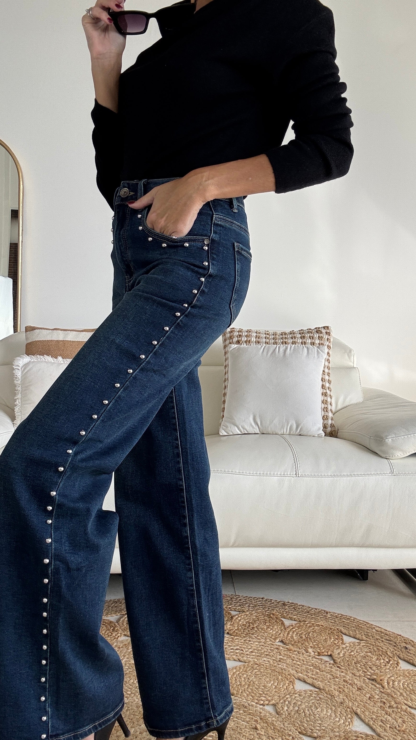 Pantalón vaquero tachuelas