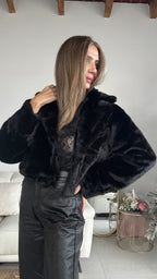 Chaqueta de pelo crop top