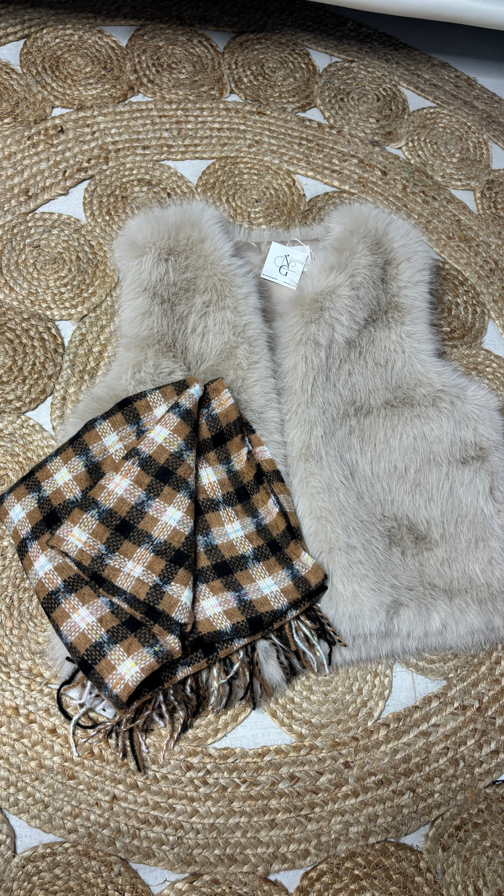 P.R Chaleco de pelo y foulard