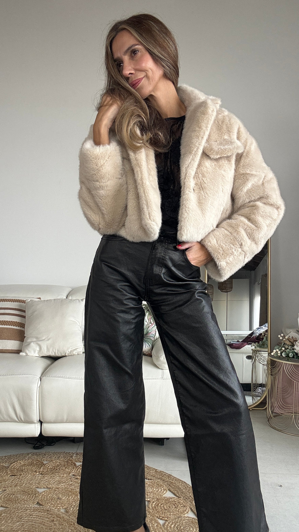 Chaqueta de pelo crop top