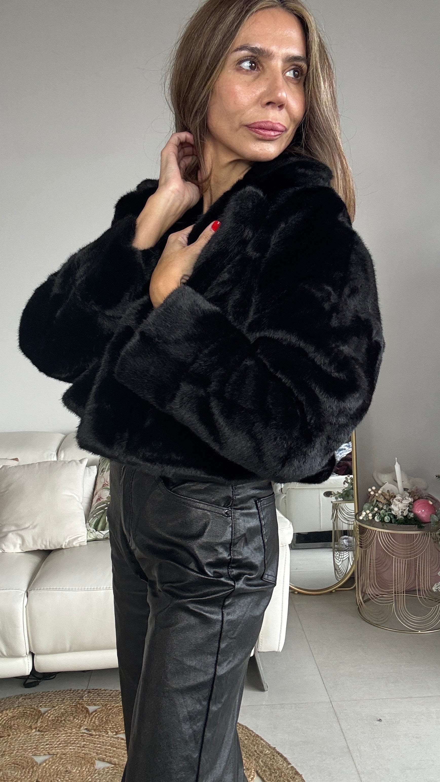 Chaqueta de pelo crop top