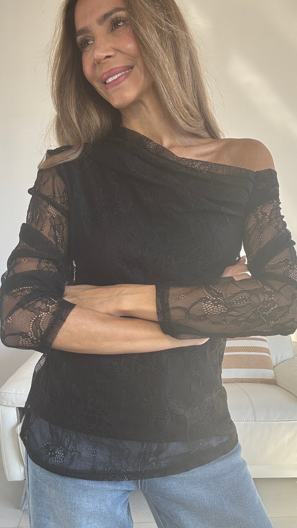 Camiseta encaje cuello caído