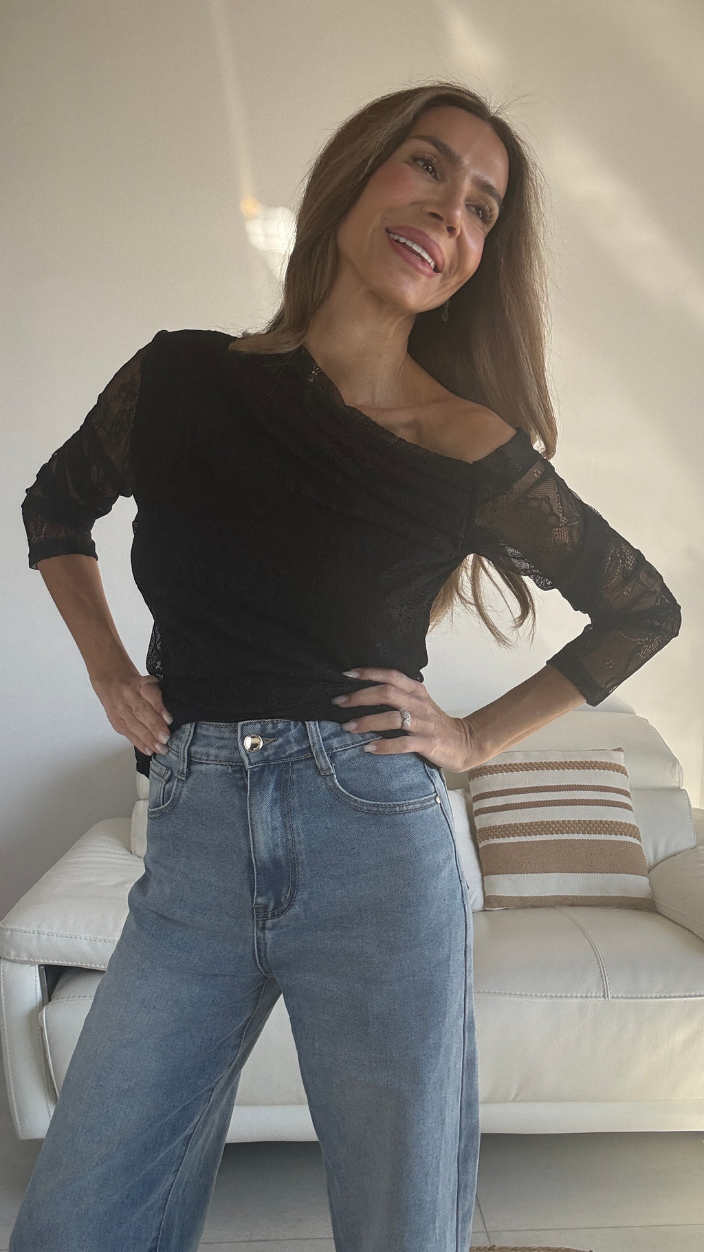 Camiseta encaje cuello caído