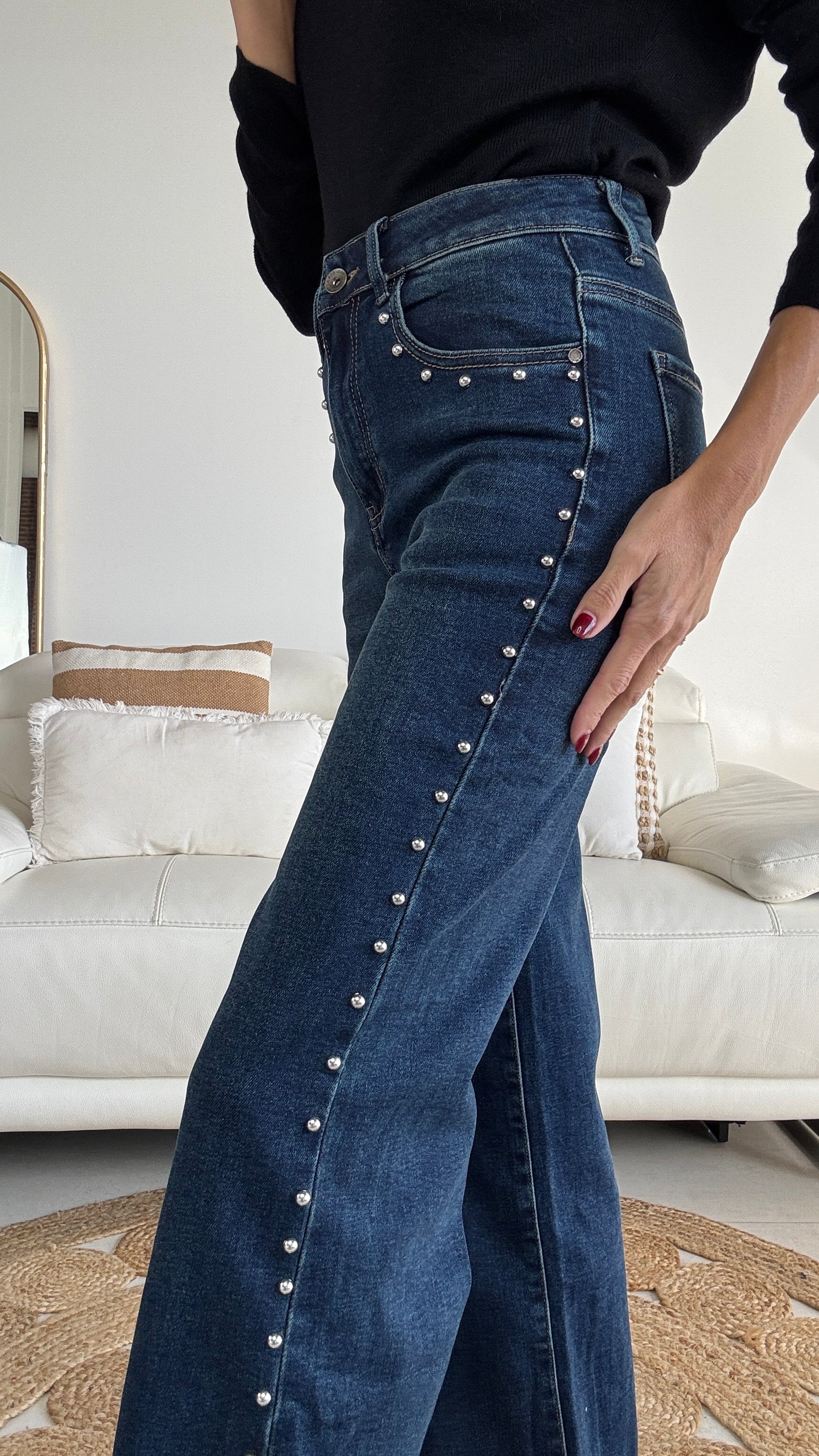 Pantalón vaquero tachuelas