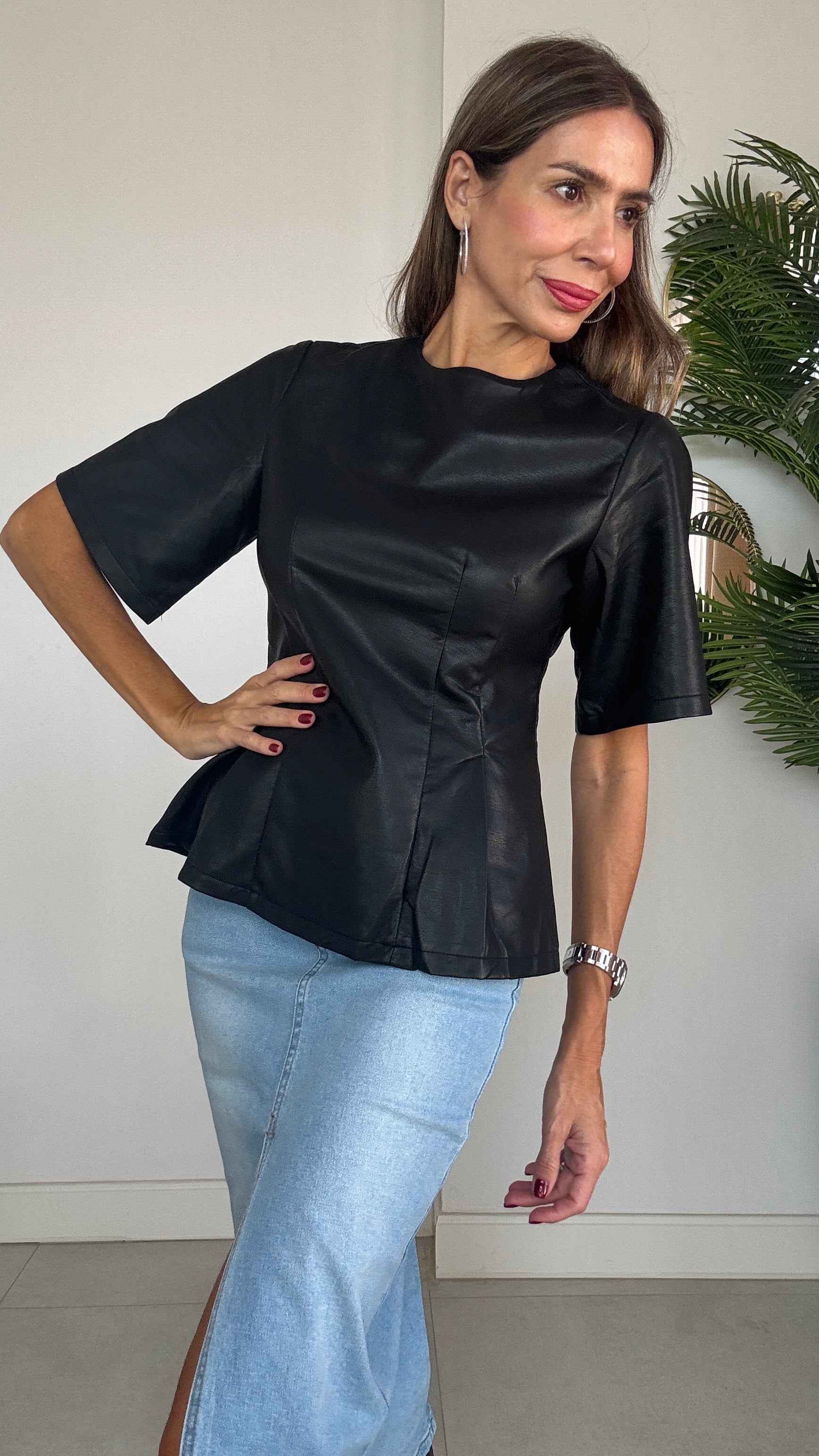 Top tacto piel peplom