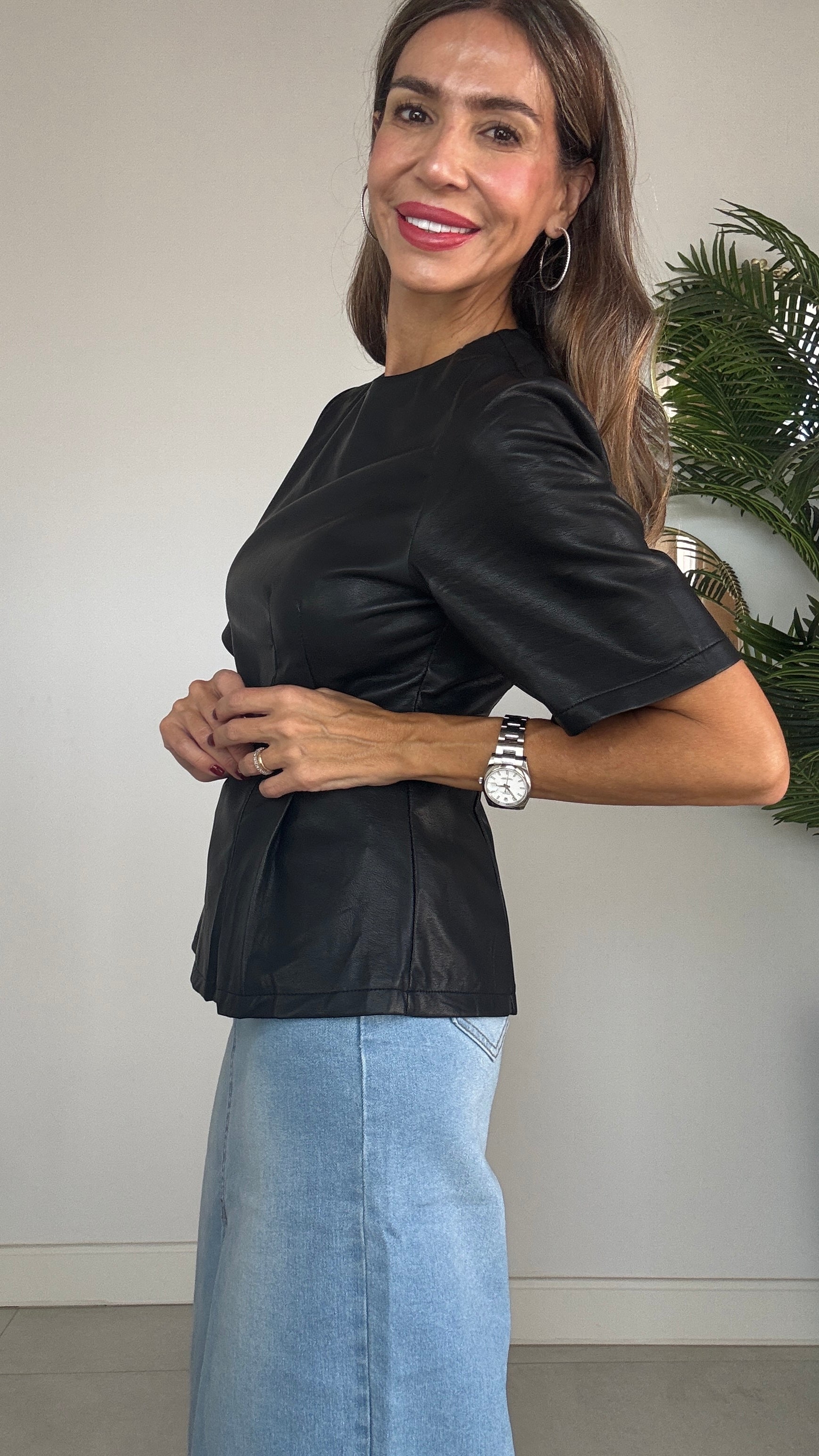 Top tacto piel peplom