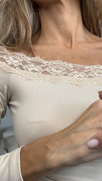 Camiseta encaje Bardo