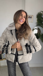 Cazadora  pelo gris  y cuero