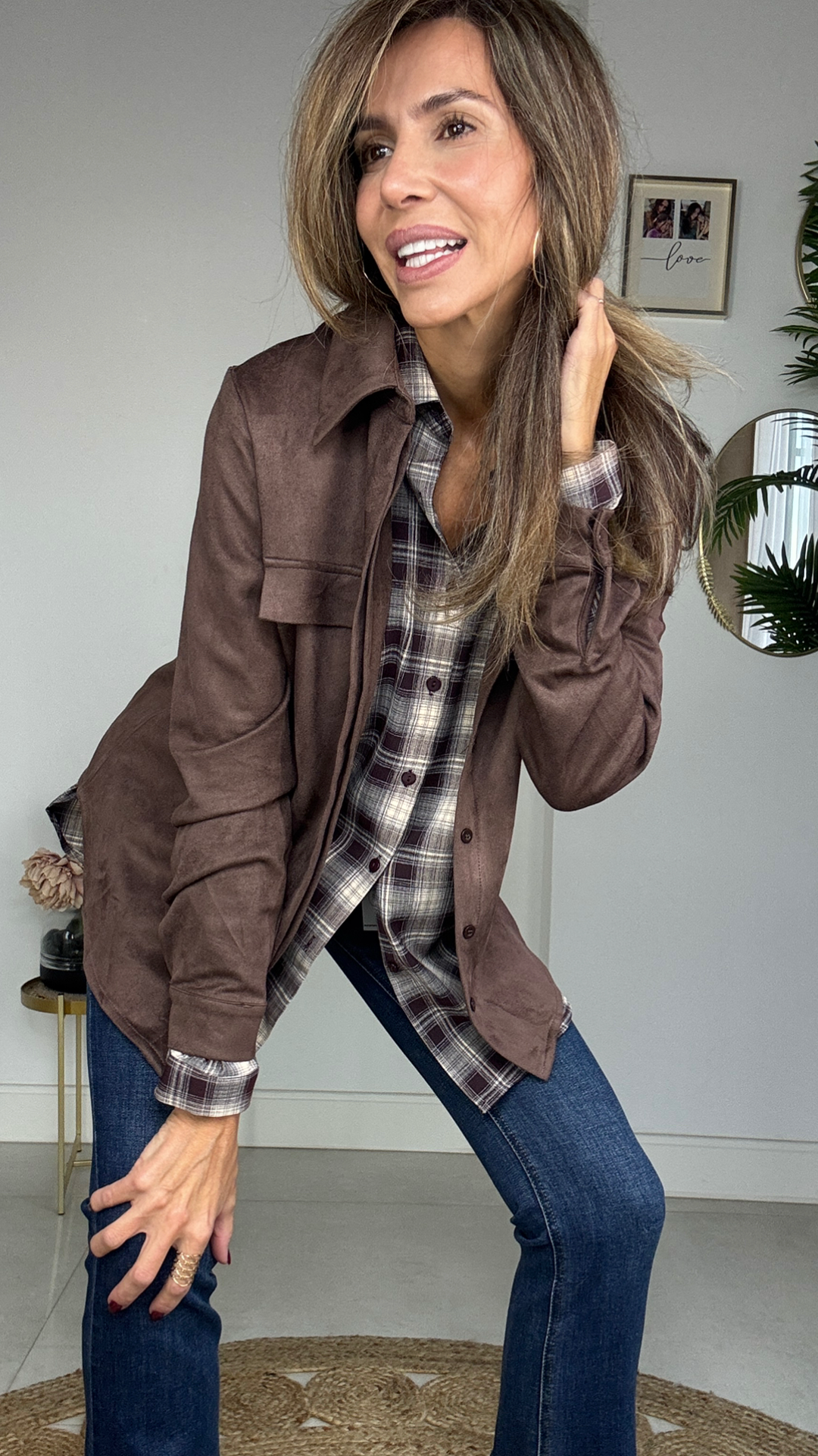 Camisa/sobre camisa Antelina color marrón.