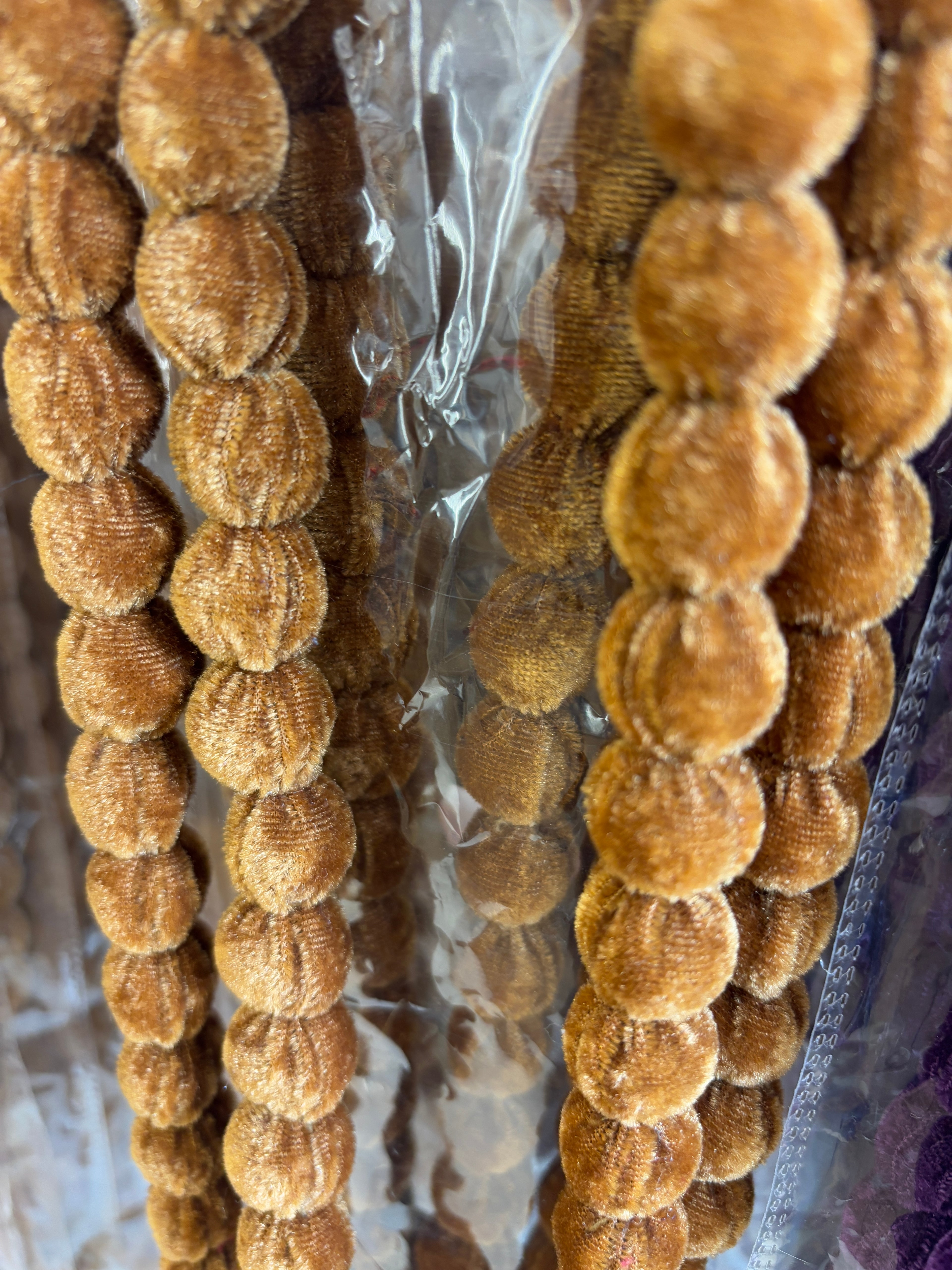 Collares bolitas terciopelo